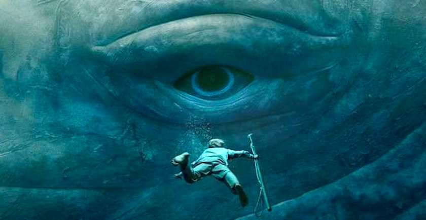 Image du film Au coeur de l'océan avec au premier plan un marin et au second plan le cachalot géant
