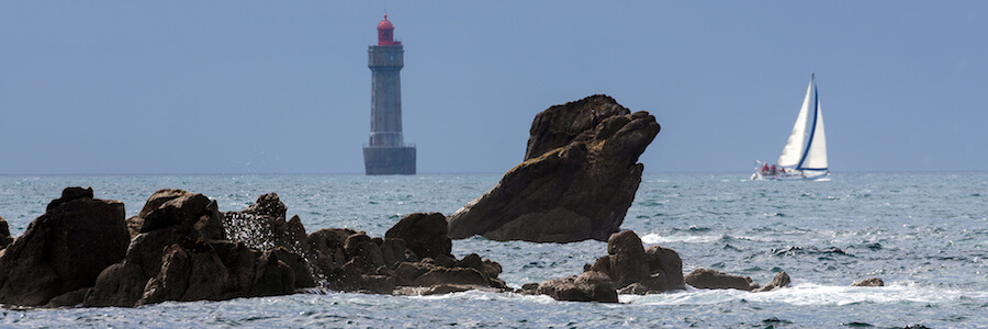 Vue sur le phare de la Jument