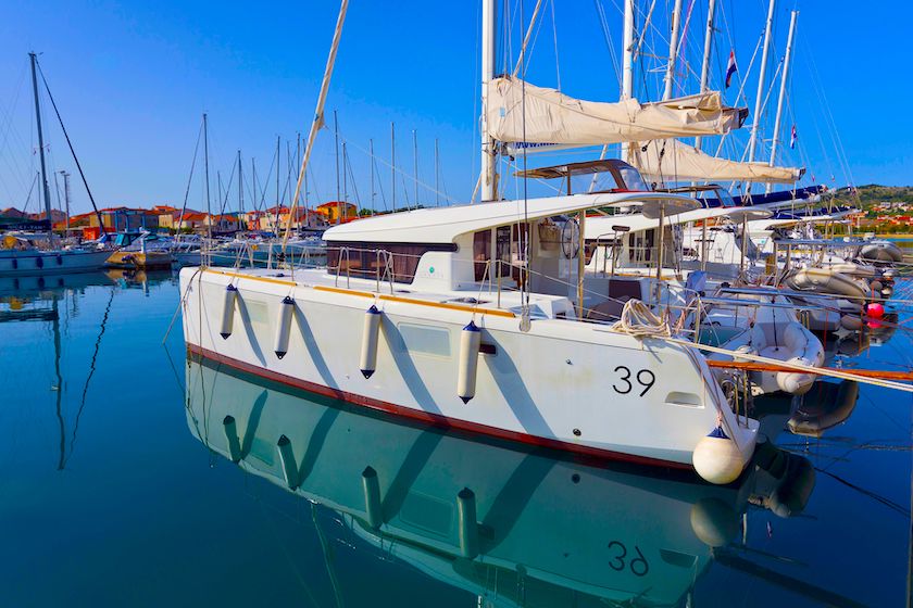 catamaran de marina and yachting