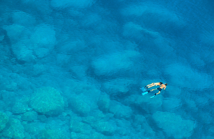 Snorkeling nel mare della Grecia